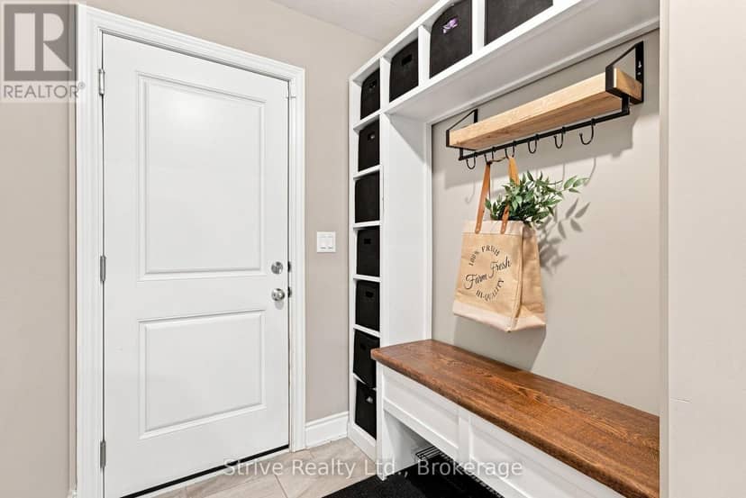 11074 Third Line — photo 15 of 40