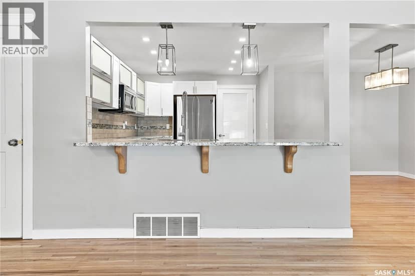 4200 Hillsdale STREET — photo 19 of 40