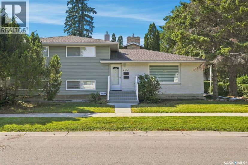 4200 Hillsdale STREET — photo 2 of 40