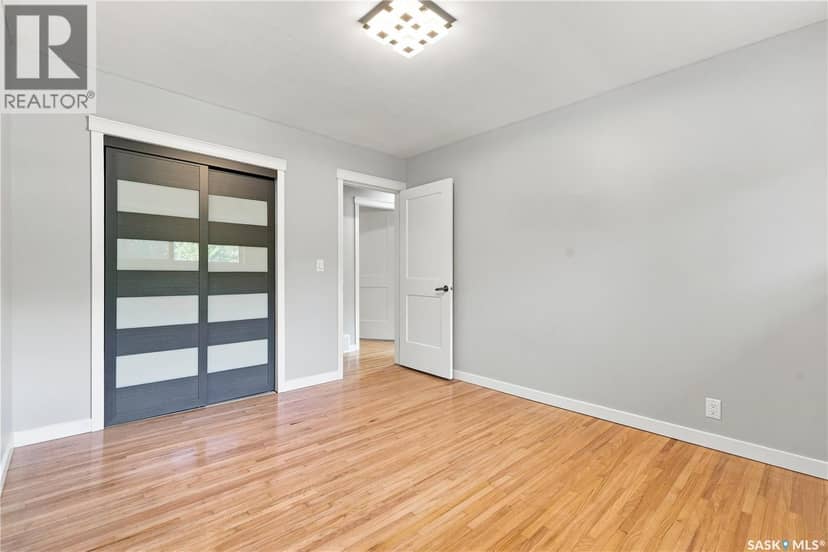 4200 Hillsdale STREET — photo 27 of 40