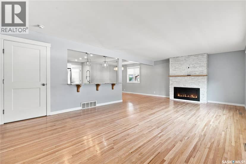 4200 Hillsdale STREET — photo 5 of 40