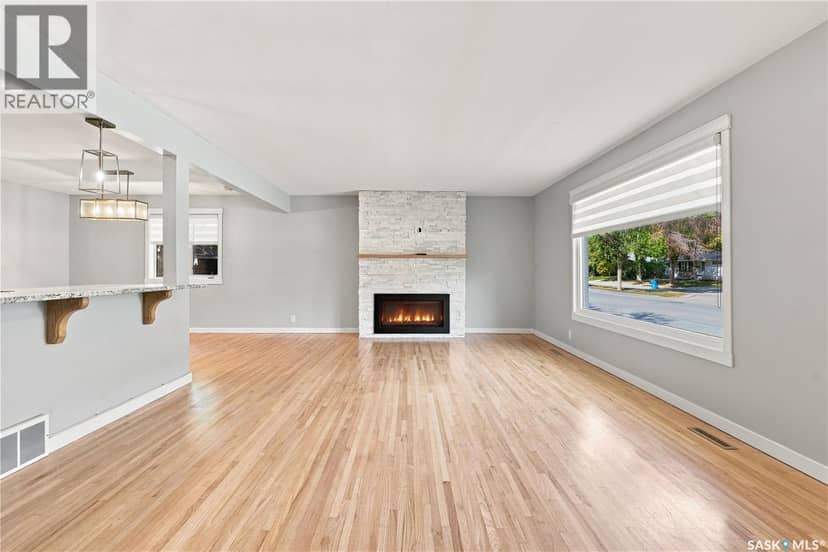 4200 Hillsdale STREET — photo 6 of 40