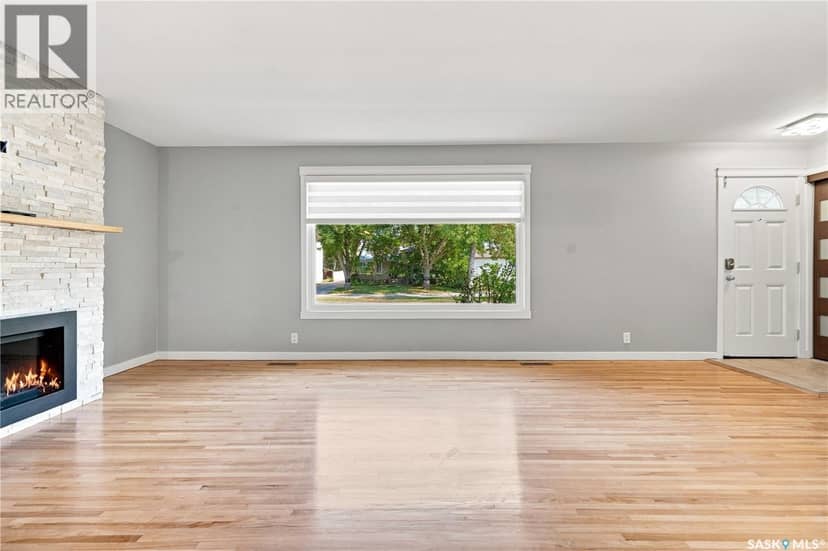 4200 Hillsdale STREET — photo 8 of 40
