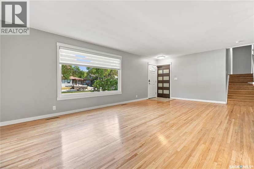 4200 Hillsdale STREET — photo 9 of 40