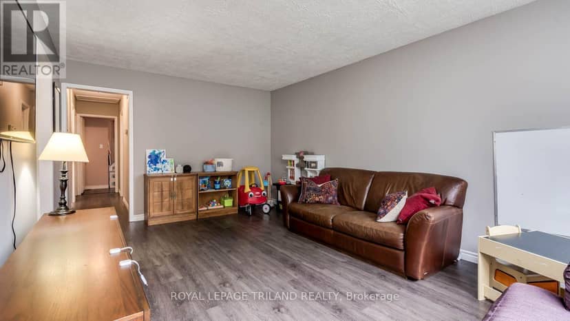 36 Upcott Crescent — photo 6 of 26