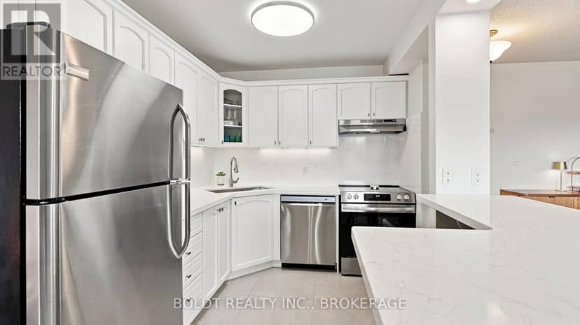 307 - 264 Oakdale Avenue — photo 10 of 27