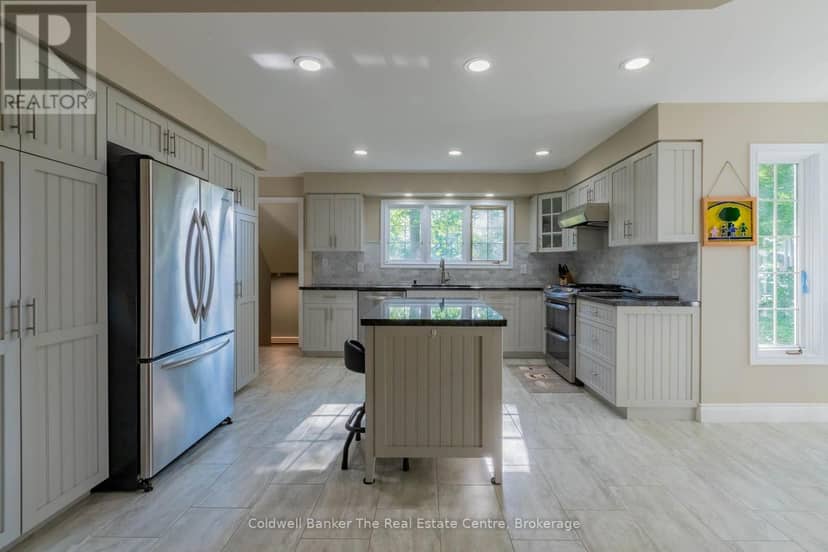 110 Forest Glen Drive — photo 7 of 40