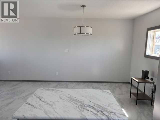 4418 54 Avenue — photo 10 of 40