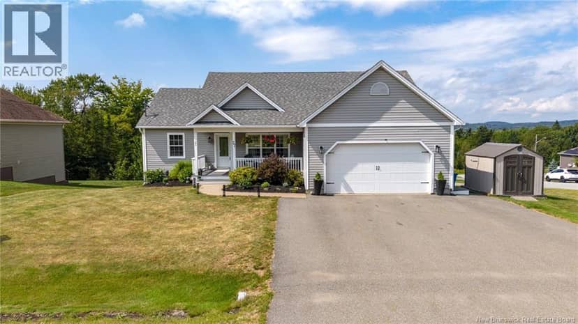 27 Runnymede Drive — photo 4 of 40