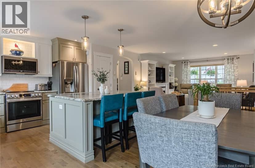 27 Runnymede Drive — photo 8 of 40