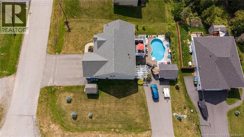 27 Runnymede Drive — photo 39 of 40