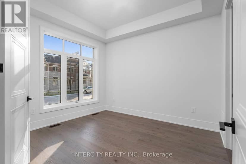 20 Gold Bottom Crescent — photo 8 of 40