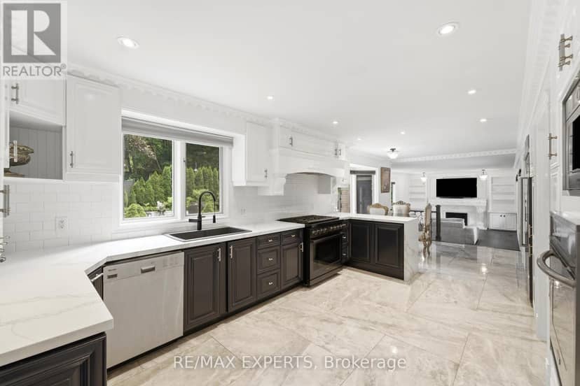 28 Stonegate Drive — photo 11 of 40