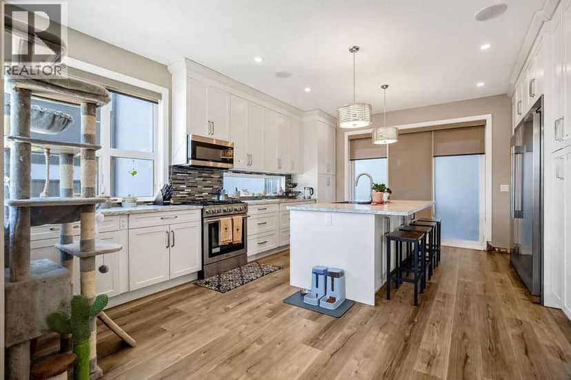 2226 Westmount Road NW — photo 20 of 34