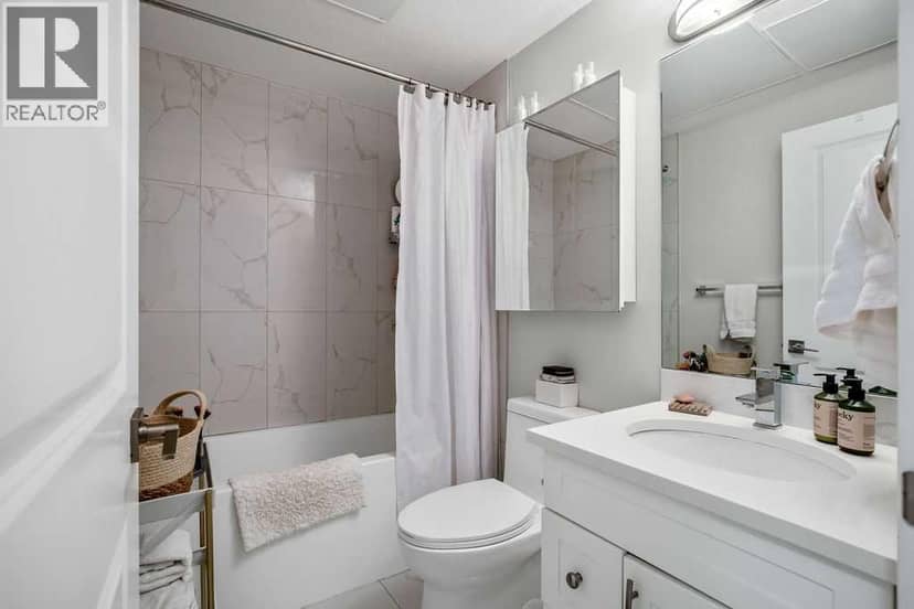 2226 Westmount Road NW — photo 16 of 34