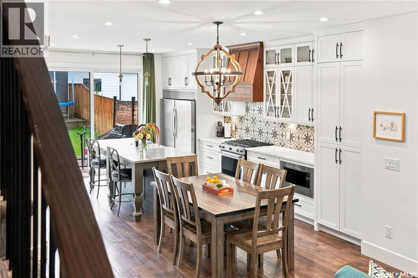 1172A Spadina CRESCENT E — photo 12 of 40