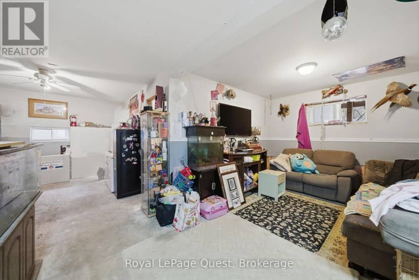 7476 Ash Crescent — photo 7 of 22