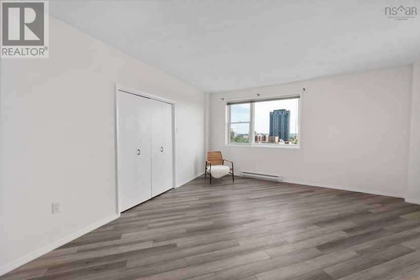 1002 1074 Wellington Street — photo 26 of 40