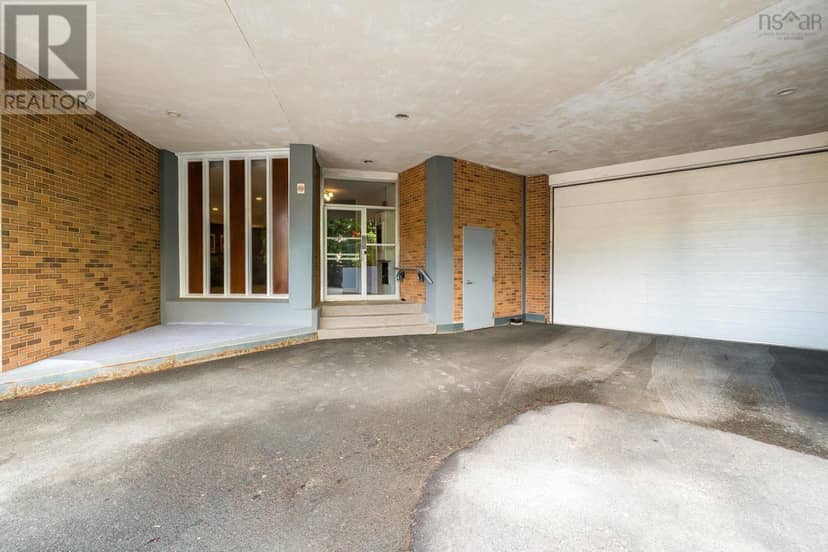 1002 1074 Wellington Street — photo 39 of 40
