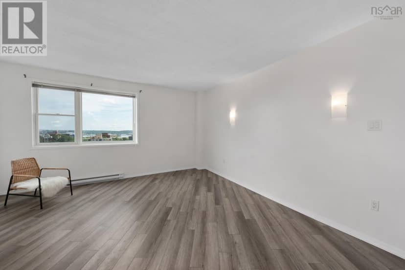 1002 1074 Wellington Street — photo 25 of 40