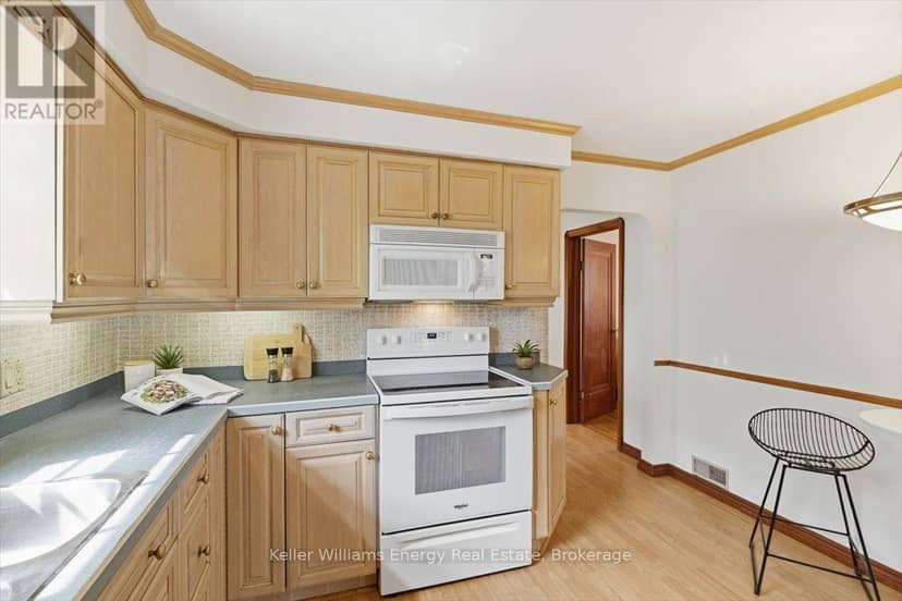 216 College Avenue — photo 12 of 40