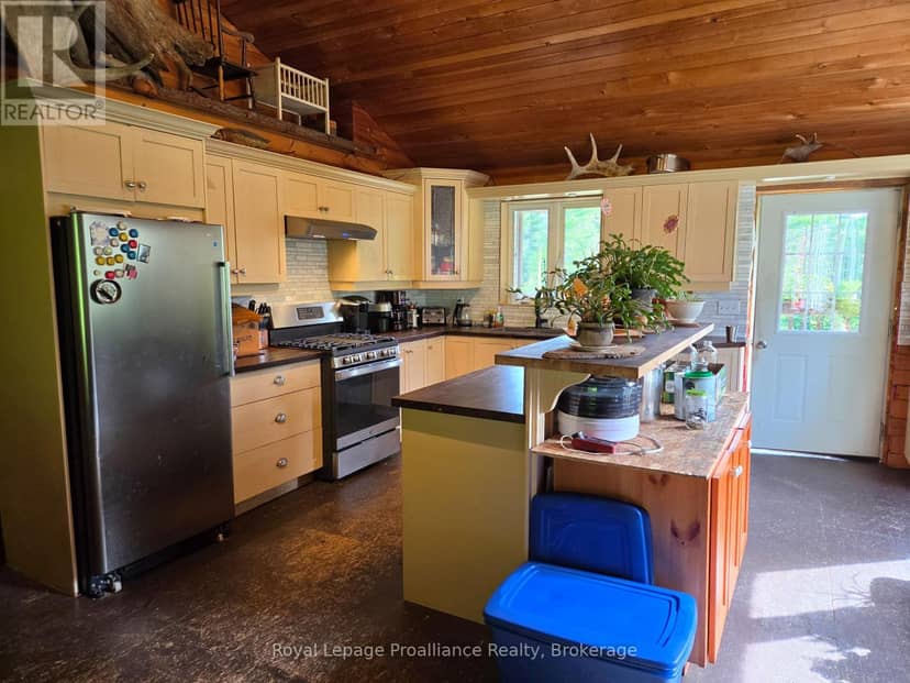 152 Addington Rd 3, Addington Highlands, photo 2