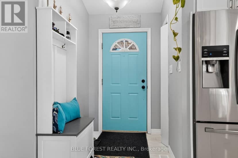 23081 Pioneer Line, West Elgin, photo 7