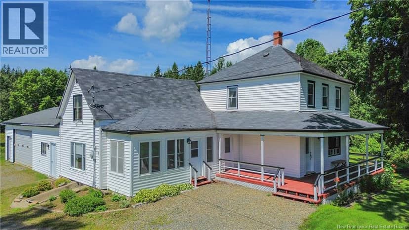 1466 Route 122, Skiff Lake