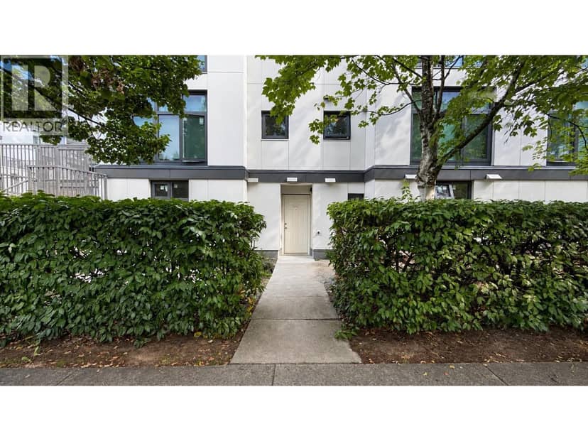 1 2528 E BROADWAY, Vancouver
