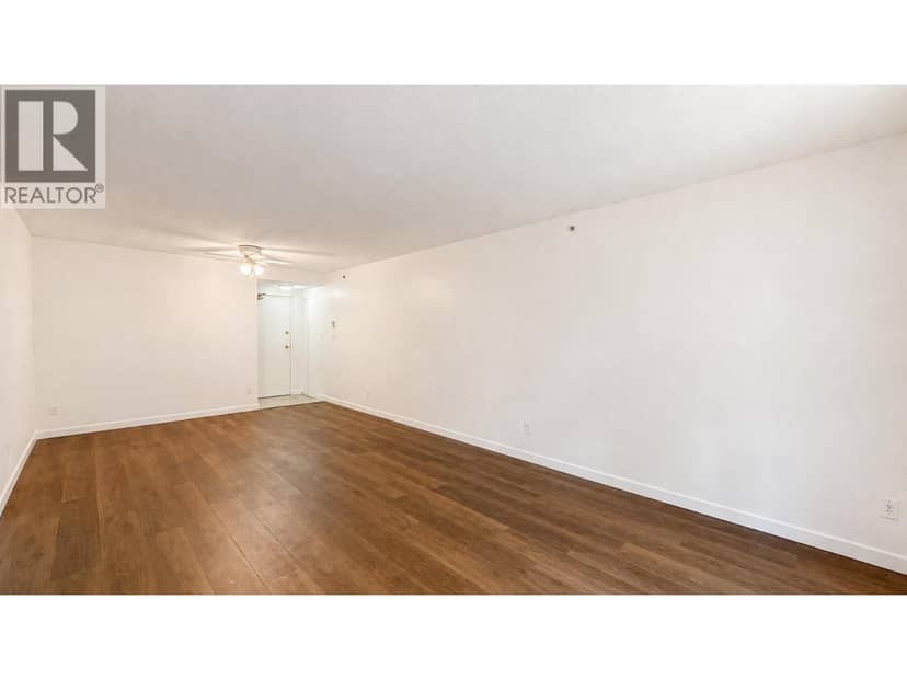 1 2528 E BROADWAY, Vancouver, photo 6