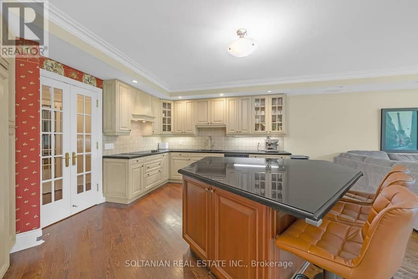 212 - 7071 Bayview Avenue — photo 15 of 40