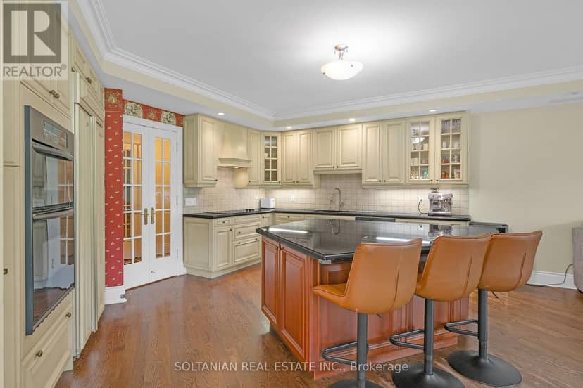 212 - 7071 Bayview Avenue — photo 16 of 40