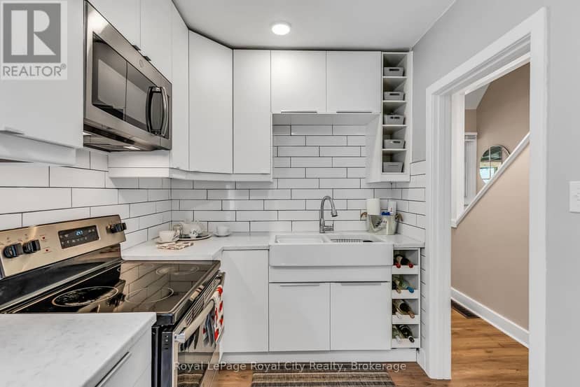 56 Winston Crescent — photo 10 of 31