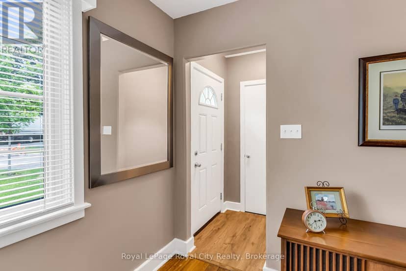 56 Winston Crescent — photo 5 of 31