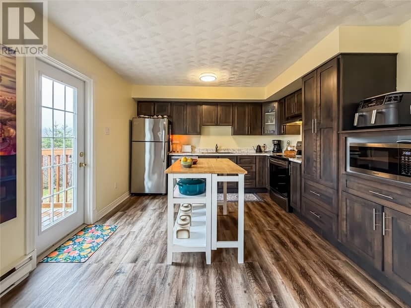 36 Atlantic Street — photo 10 of 28