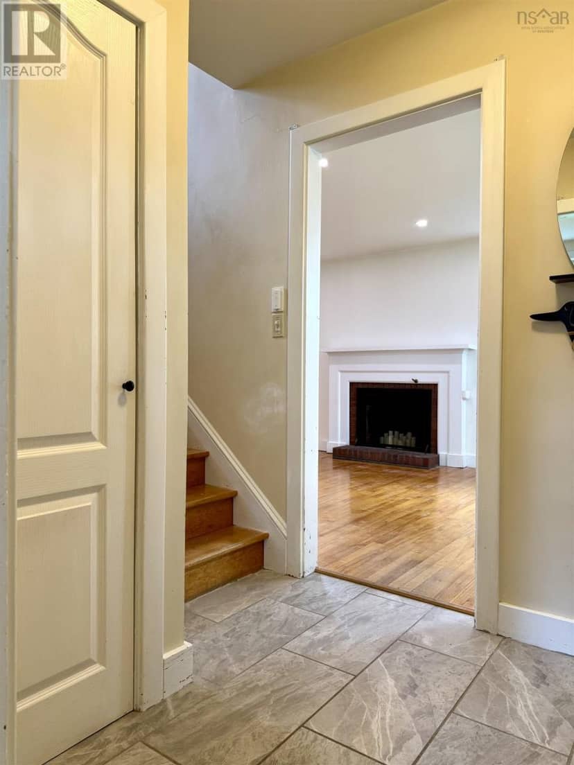 5 Elmwood Drive — photo 13 of 40