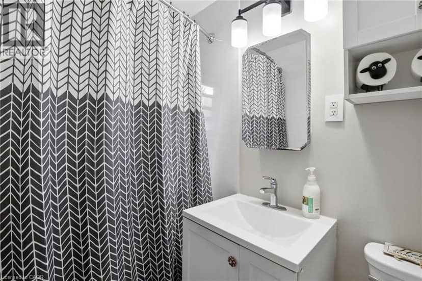 438 FOREST LAWN Avenue — photo 18 of 40