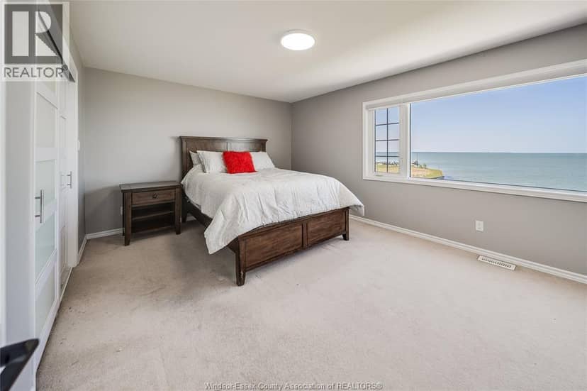 13902 Riverside Drive — photo 21 of 39