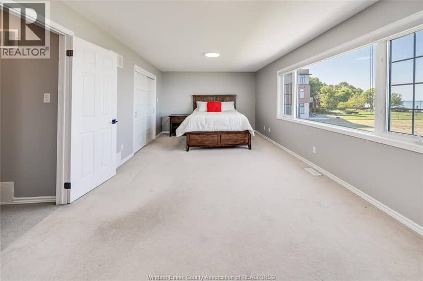 13902 Riverside Drive — photo 20 of 39