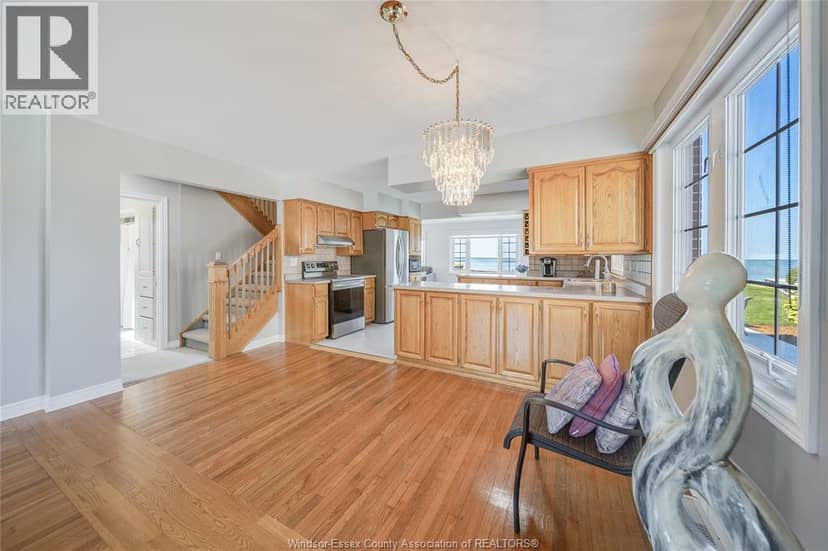 13902 Riverside Drive — photo 8 of 39