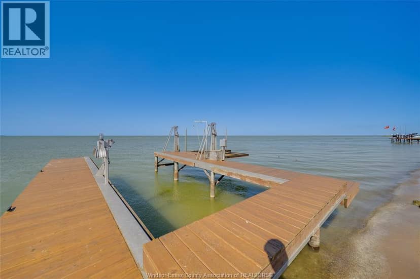 13902 Riverside Drive — photo 35 of 39