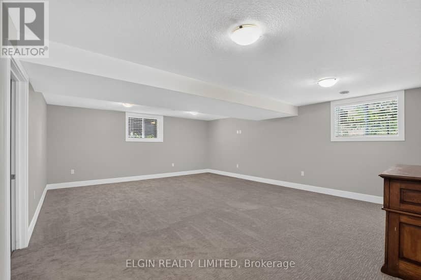 18 - 10 McPherson Court N — photo 22 of 36