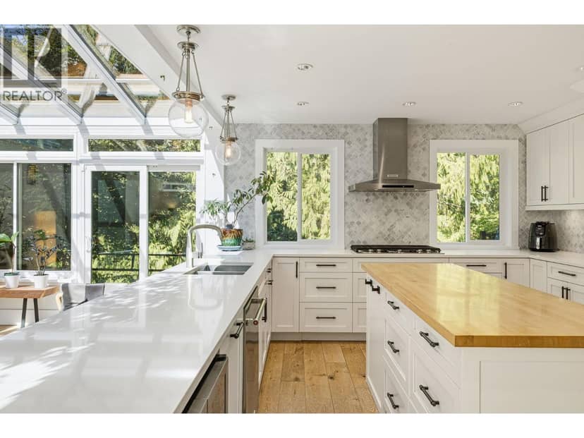 29 3295 SUNNYSIDE ROAD, Anmore
