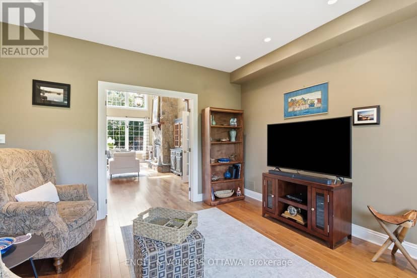 6622 Blossom Trail Drive — photo 18 of 40