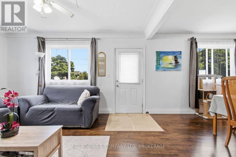 54 Clifford Avenue — photo 4 of 40