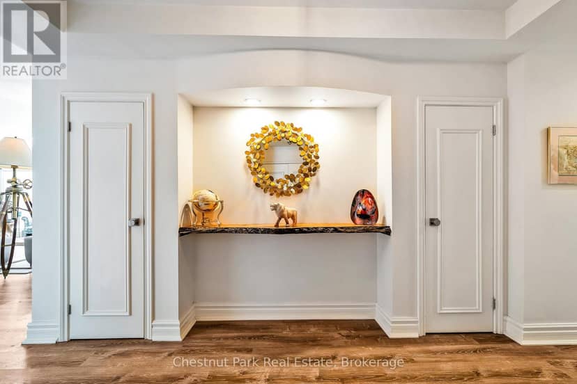 1001 - 24 Ramblings Way — photo 10 of 40