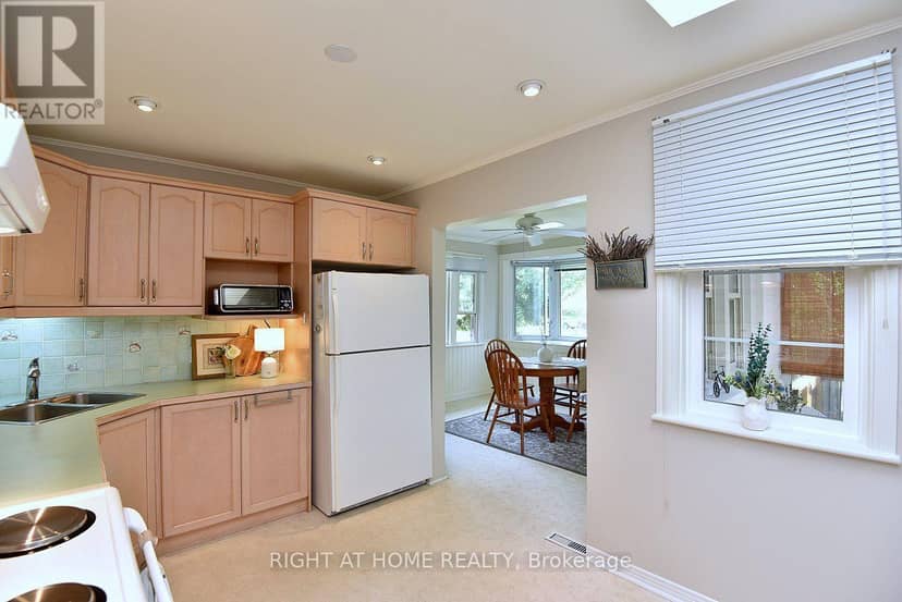 936 Boothman Avenue — photo 10 of 34