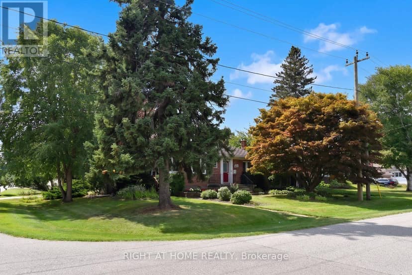 936 Boothman Avenue, Burlington, photo 2
