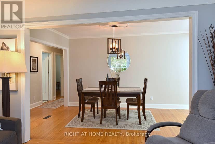 936 Boothman Avenue, Burlington, photo 5