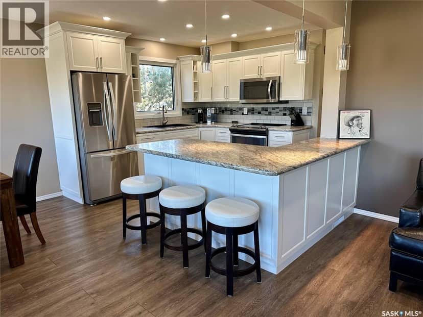 510 Bray STREET E — photo 8 of 28